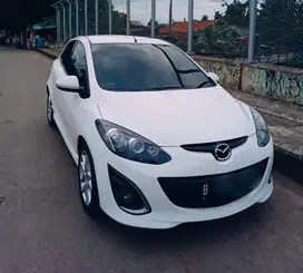 Jual mazda 2 2013 BU hatchback