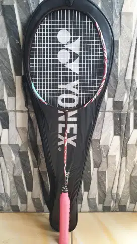 Raket yonex astrox 100zz