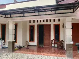 JUAL RUMAH CANTIK 2 LANTAI BESERTA ISINYA TINGGAL MASUK AJA