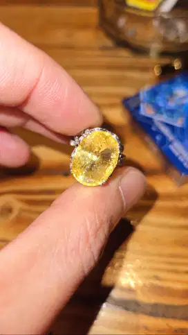 Natural Yellow Saphire 14.91 ct Ring Gold Diamond