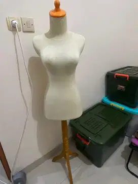 Manekin /  patung baju