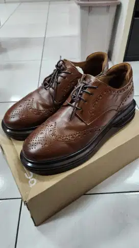 Prabu Buana Sepatu Sneakers Kulit Pria