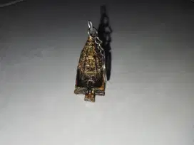 Gantungan kunci batu keramik, motif candi, kondisi ok, bisa nego