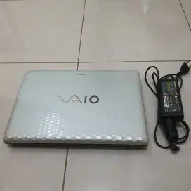 LAPTOP SONY VAIO 14 Core i3 RAM 4 GB HARDISK 500 GB