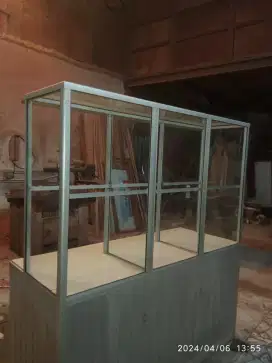 Di jual gerobak  etalase Tanpa roda