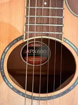 Guitar acoustic Yamaha APX600