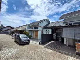 Rumah di JUAL/KONTRAKAN lingkungan cluster,1 gate system,bebas banjir
