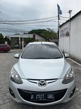 Mazda 2 S 2011 AT Silver