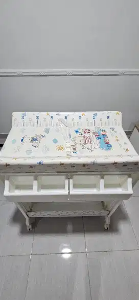 Baby tafel pliko, tempat ganti popok bayi