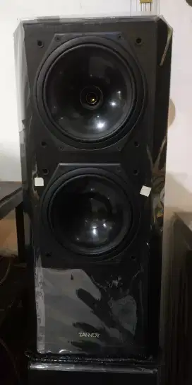 fs. Speaker Tannoy 611 England
Kondisi Mulus Like New