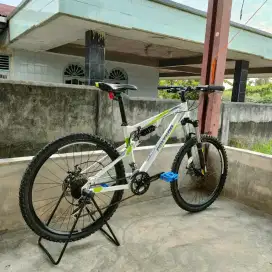 Dijual Sepeda MTB Polygon Vander Kondisi No Minus