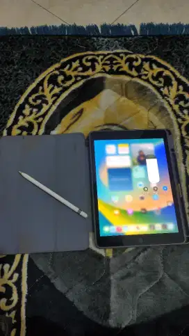 Ipad 8 32gb wifi only + apple pencil gen 1