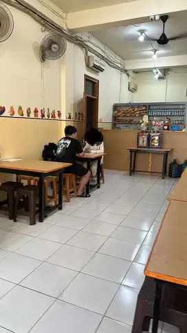 Di cari Pegawai Kedai