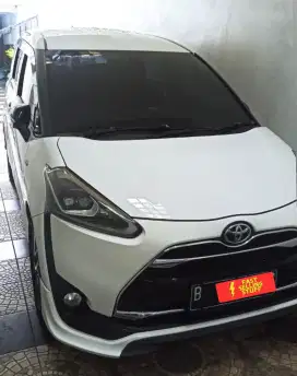 Toyota Sienta Q 2017 A/T