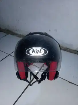 Helm merek KYT second