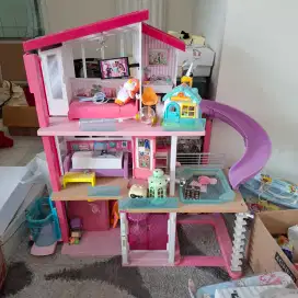 Mainan rumah barbie