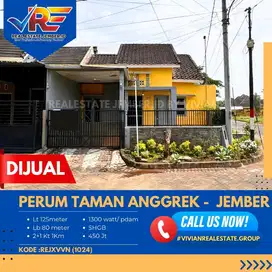 RUMAH POJOK DI PERUM TAMAN ANGGREK TEGALBESAR JEMBER