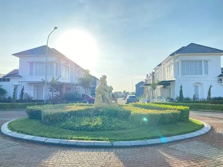 Dijual Cepat Rumah 2 Lt  4KT Cluster Terbaik Siap Huni (Free Perabot)