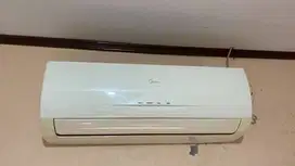 AC Midea 1/2 PK kondisi hidup