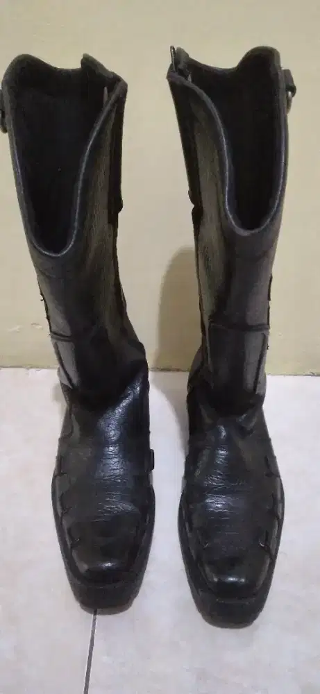 sepatu boot , eks tni