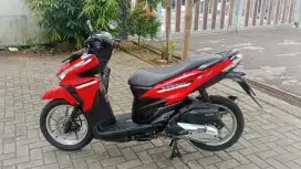 Di jual honda vario 125 th 2017 surat lengkap