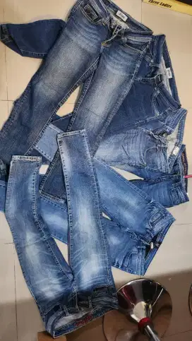 Celana jeans Bekas