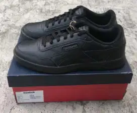 Jual sepatu casual pria Reebok full black size 43