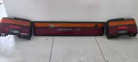 Dijual satu set lampu blkg brkt grill tengah tyt great corolla 92