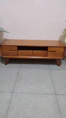 Meja TV Kayu Solid Minimalis Modern