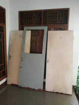 Borongan 5 daun pintu triplek bekas