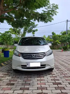 Honda Freed E PSD 2012 Putih Mutiara