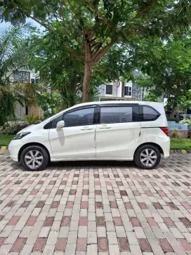 Honda Freed E PSD 2012 Putih Mutiara