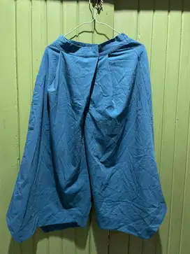 Rok celana tosca