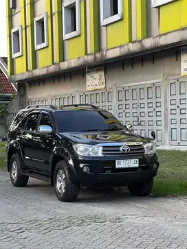 TOYOTA FORTUNER 2.7 G A/T HITAM 2007 PAJERO SPORT