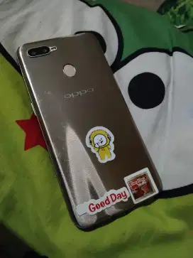 Oppo a7..No Minus..HP Batangan aja..mahar 750 aja