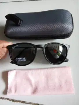 Kacamata hitam polarized