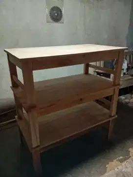 Meja makan lesehan