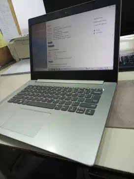 Laptop Lenovo normal bekas kerja d rumah