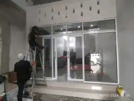 Pintu kaca kantor dan pintu kaca ruko