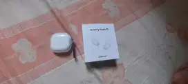 Samsung galxy buds fe BNOB white