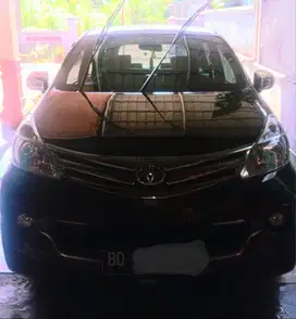 Bismillahirrahmanirrahim.. Dijual mobil avanza luxur th 2015