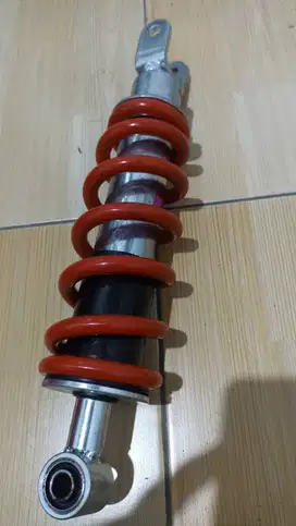 shock CB 150R OLD shock breaker belakang Honda CBR 150R OLD.SHOWA