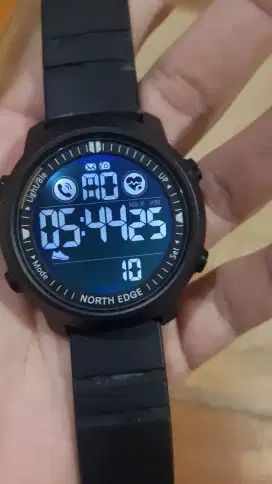 Jam tangan north edge
