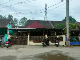 Disewakan MURAH rumah super luas dan strategis tengah kota