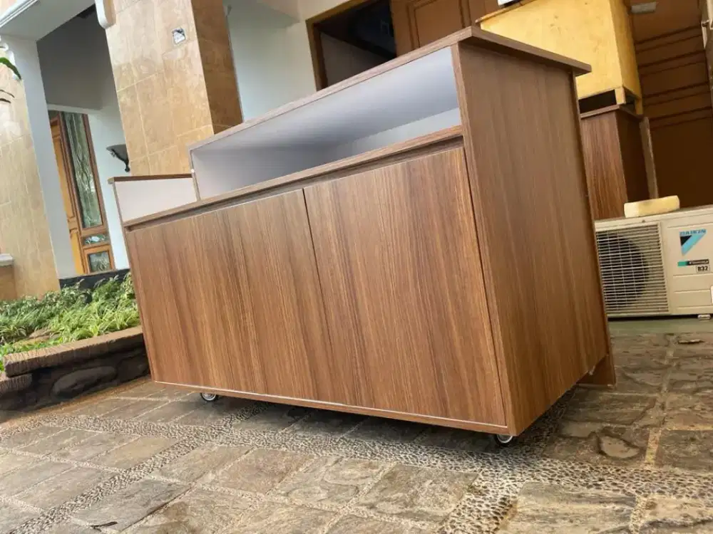 Meja 2 unit untuk usaha