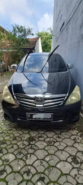 Dijual Mobil Innova tipe V