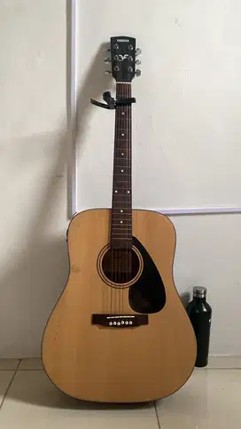 gitar akustik elektrik