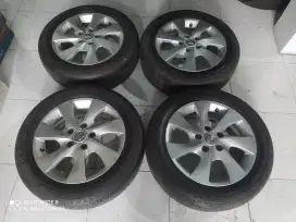 Velg oem Nissan Serena r16 mulus hub wa