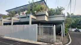 Rumah Banting Harga Jual Murah Tanah Besar di Jakarta Selatan