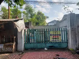 Disewakan Gudang plus rumah pinggir jalan propinsi